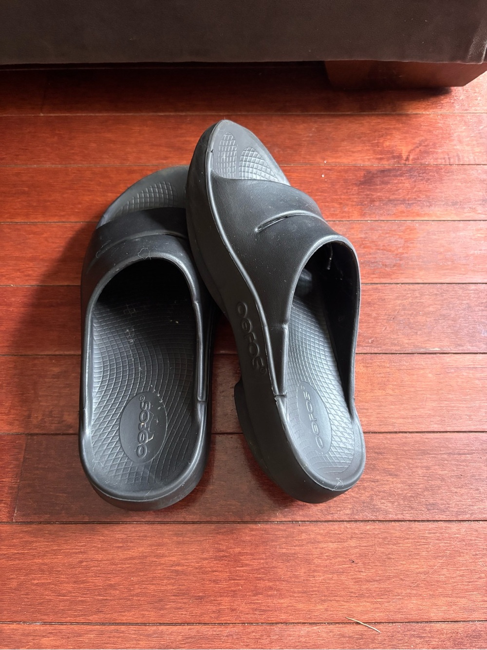 OOFOS Black Recovery Slide Sandals Size 7 - Picture 4 of 7